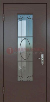 Коричневая наружная железная дверь со стеклом и ковкой ДСК-100 в Талдоме