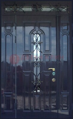 Глянцевая полуторная дверь Винорит стекло и ковка ДСК-275 в Ступино